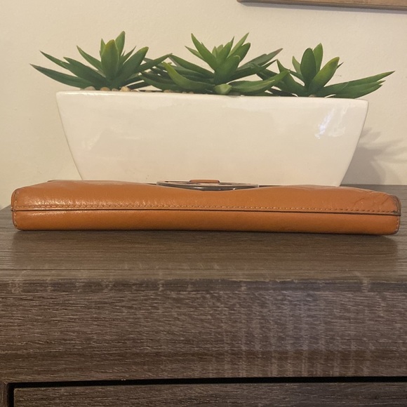 Tory Burch - Picture 3 of 4